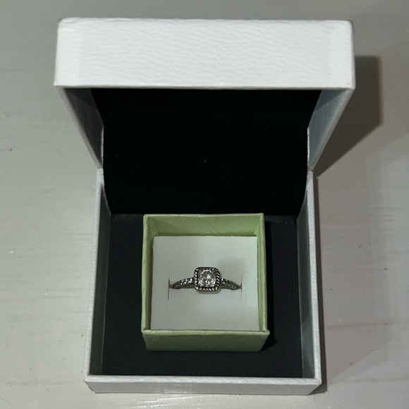 Pandora Square Sparkle Halo Ring - Picture 4 of 7